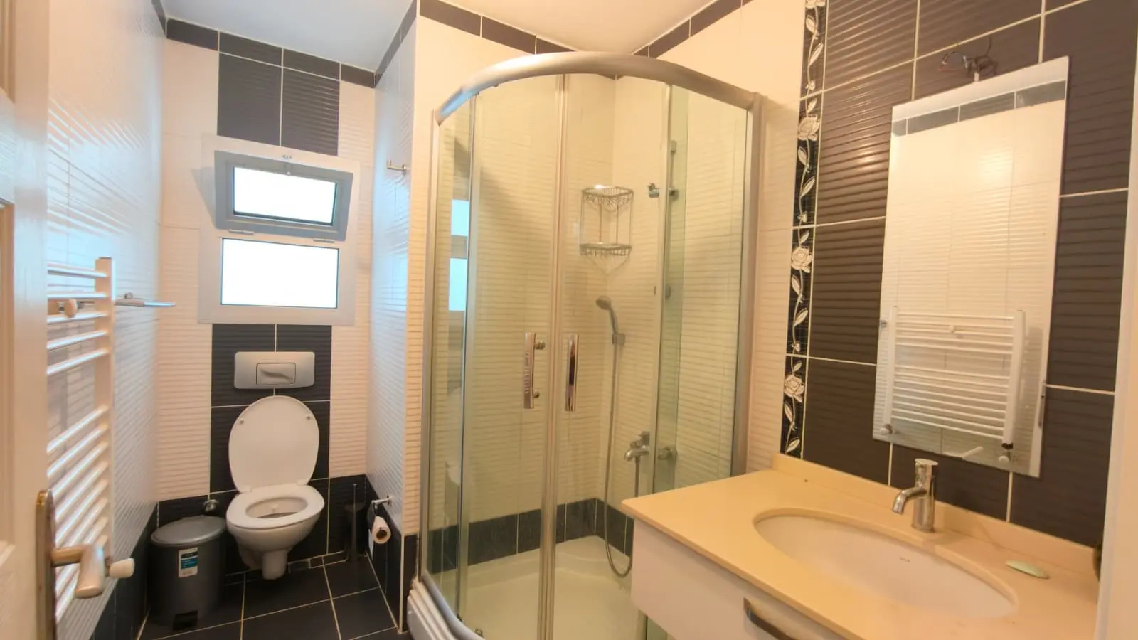 Fitted shower